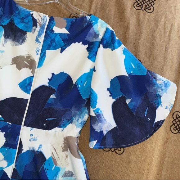 Belle Badgley Mischka Blue Abstract Print Bell Short Sleeve Knee Length Dress - Picture 12 of 16